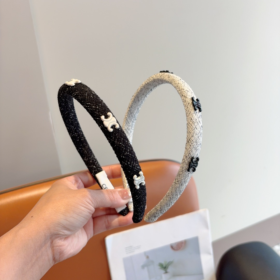 NO:372039,Packaging CELINE (Celin) popular headband for internet celebrities, comfortable to wear, no pressure, and a must-have for styling!  Very fashionable and versatile!  A must-have goddess!  celebrity style. Hairpins, hairpins, celine, celine, hairpins19860909配包装 CELINE（赛琳）网红爆款发箍,佩戴舒适无压力,造型搭配必备！非常时尚百搭！女神必备！名媛范儿.发夹,发夹,celine,celine,hairpins,accessory