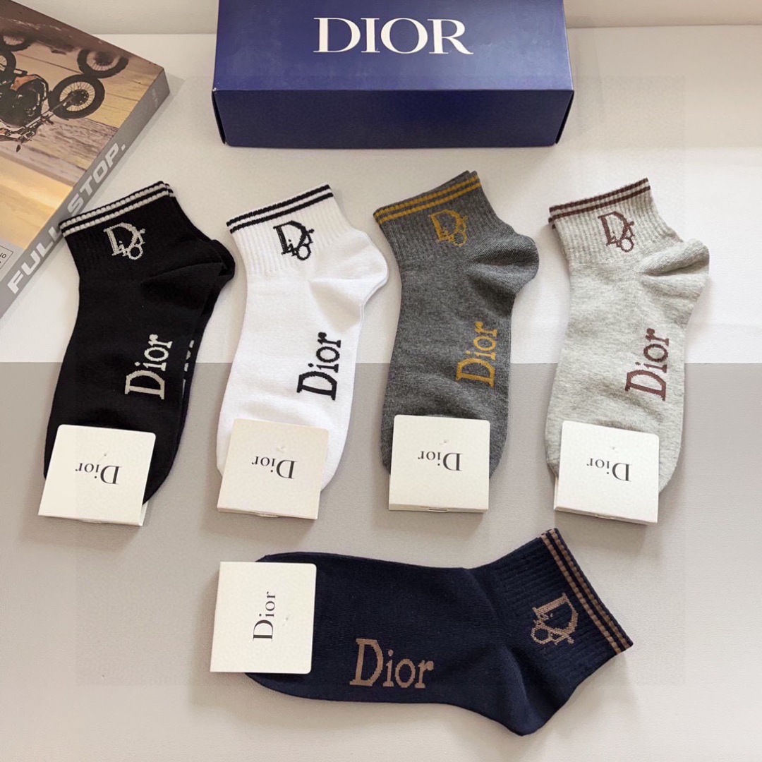 配包装（一盒5双）Dior 迪奥 新款字母罗口长筒袜子！爆款字母专柜同步长筒袜，💛大牌出街，潮人必备🔥超