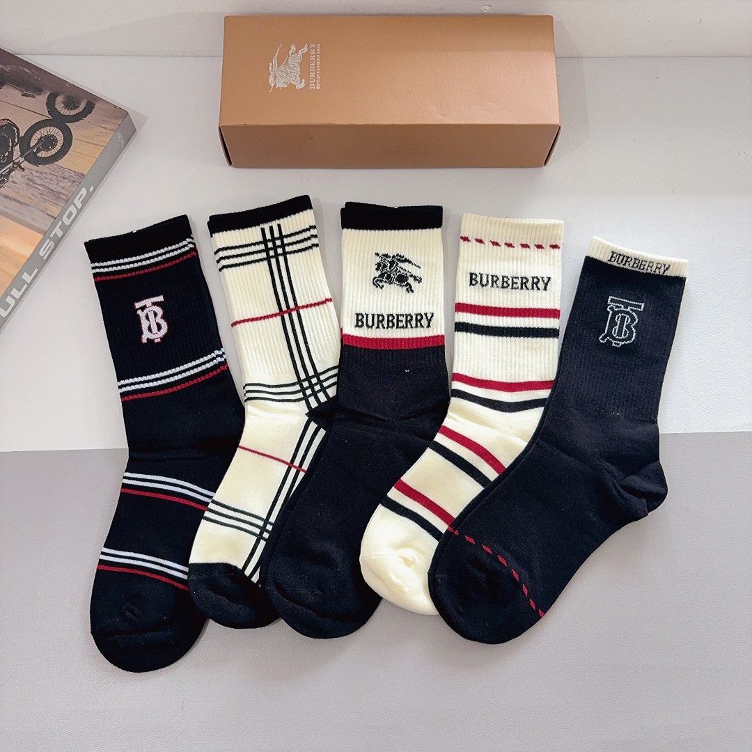 配包装（一盒5双）🌟Burberry 巴宝莉 超火小单品男女通用长筒袜子，纯棉面料，潮人必备 经典款搭配