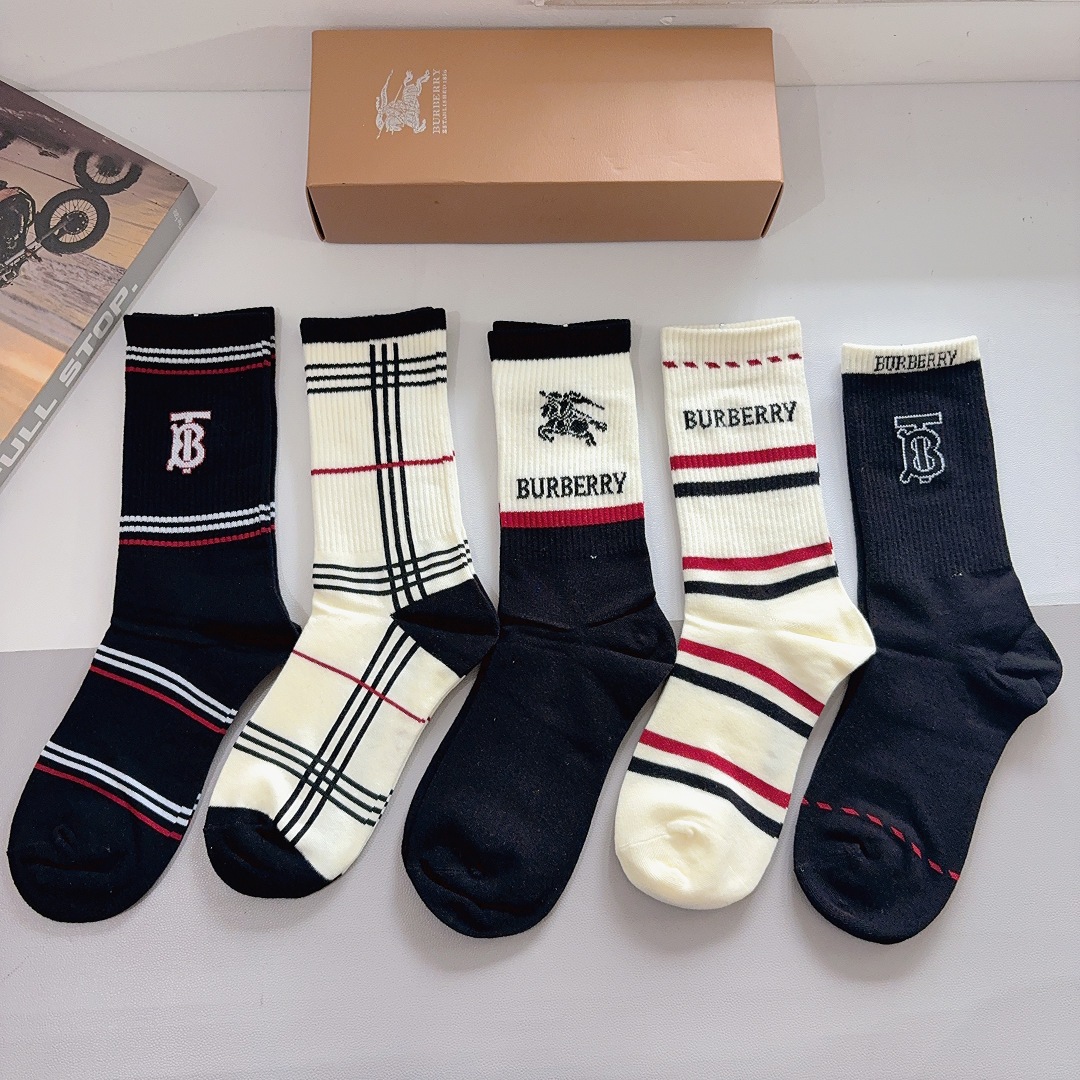 配包装（一盒5双）🌟Burberry 巴宝莉 超火小单品男女通用长筒袜子，纯棉面料，潮人必备 经典款搭配