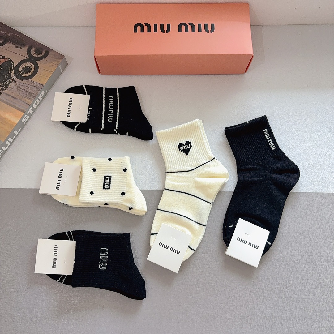 配包装【一盒5双】miumiu · 缪缪 高品质🔥超级爆款网红中筒袜子❗️ins明星网红推荐❗️火爆至极