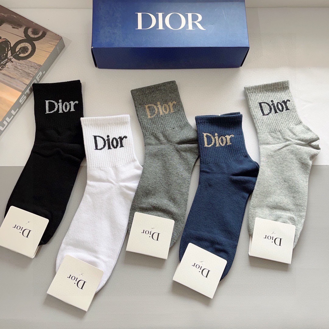 配包装（一盒5双）Dior 迪奥 新款字母男款中筒袜子！爆款专柜同步袜子，💛大牌出街，潮人必备🔥超好搭