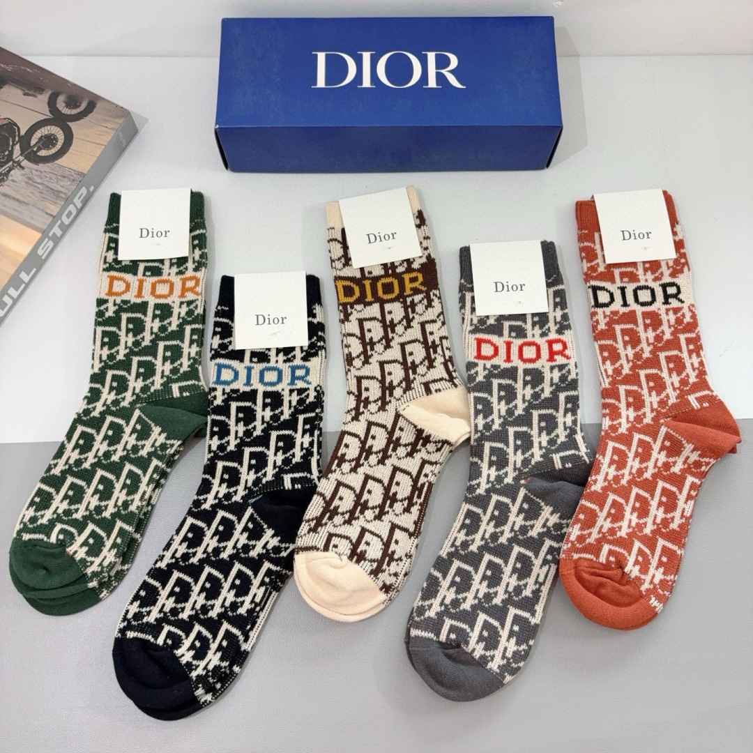 配包装（一盒5双）Dior 迪奥 新款小腿袜子！双针双路高版本面料，火爆Ｄ图案，专柜同步长筒袜子，💛大牌