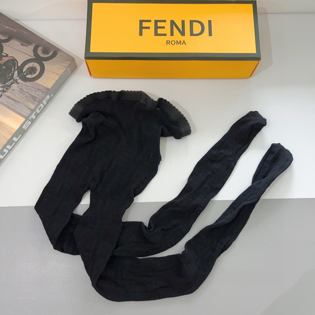 配包装（一盒1双）FENDI 芬迪 爆款双F字母网袜 连裤袜🌟好看到爆炸 ，欧美大牌丝袜🔥🌟潮人秋冬必备