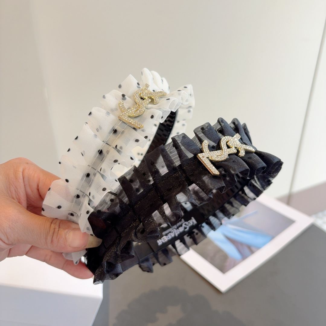 NO:542979,Packaged by Saint Laurent, a new trendy and high-end pleated headband, a simple and versatile headband, a must-have for trendy women, super high-end!  hairpins, hairpins, saint laurent, hairpins19860909配包装 圣罗兰 新款潮流高级感褶皱发箍,简约百搭头箍,潮女必备品,超级的高大上！发夹,发夹,saint laurent,hairpins,accessory