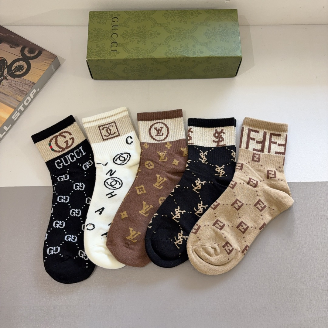NO:542548,Packaging (one box of 5 pairs) GUCCI new mid-tube socks!  Pure cotton fabric, early autumn mid-tube socks, big brands on the street, trendy people must have super easy to match socks, stockings, socks, gucci, socks19860909配包装（一盒5双） GUCCI 古奇 新款中筒袜子！纯棉面料,早秋款中筒袜子,大牌出街,潮人必备超好搭袜子丝袜,袜子,gucci,socks,accessory