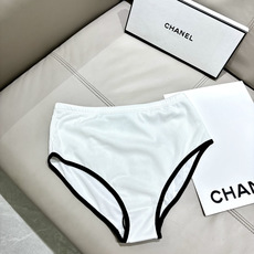 Chanel新款分体泳衣😍🥰适合多种场景的游泳衣🏊♀️海边 游泳池 温泉 水上乐园 漂流都可以😌内搭也 Chanel新款分体泳衣😍🥰适合多种场景的游泳衣🏊♀️海边 游泳池 温泉 水上乐园 漂流都可以😌内搭也