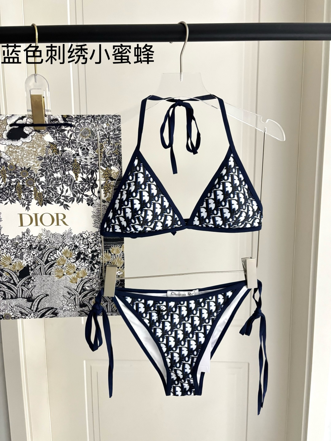 Swimsuit Style Black Swimsuit Other Swimsuit detail image 3 from source 777525