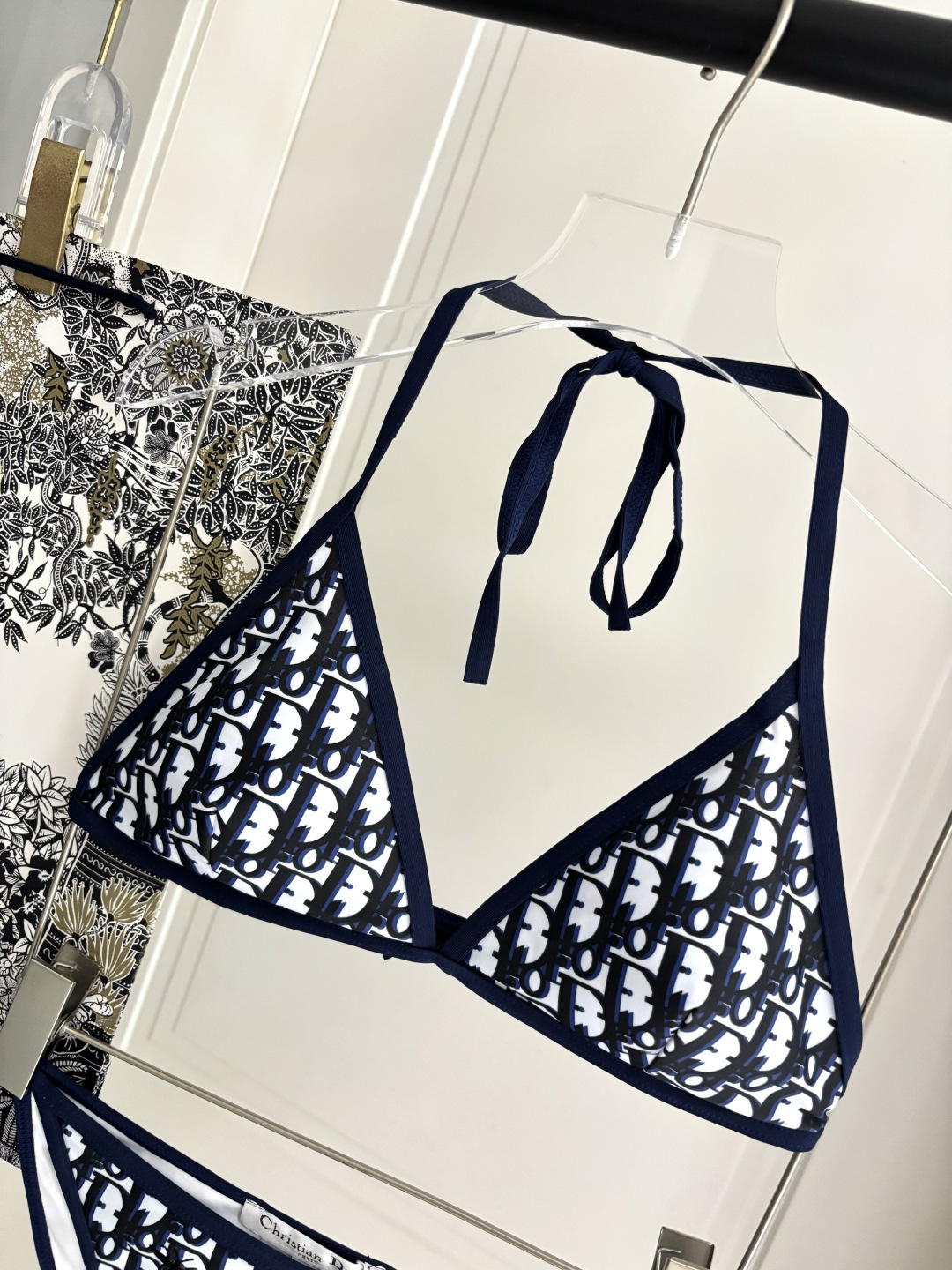 Swimsuit Style Black Swimsuit Other Swimsuit detail image 5 from source 777525