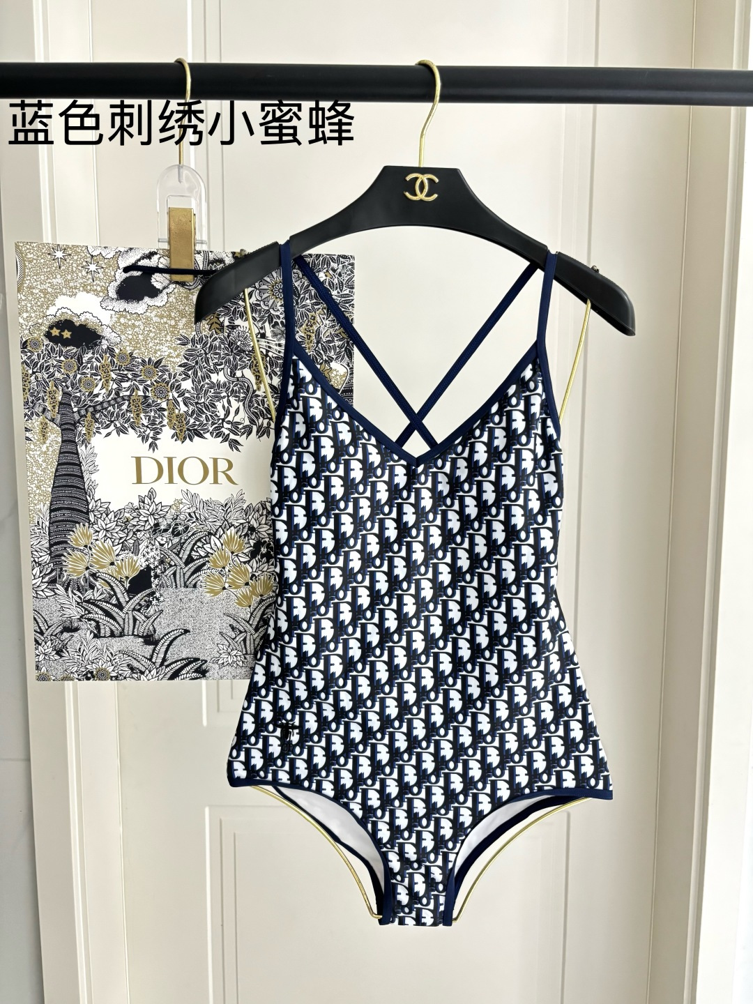 Swimsuit Style Black Swimsuit Other Swimsuit detail image 3 from source 777526
