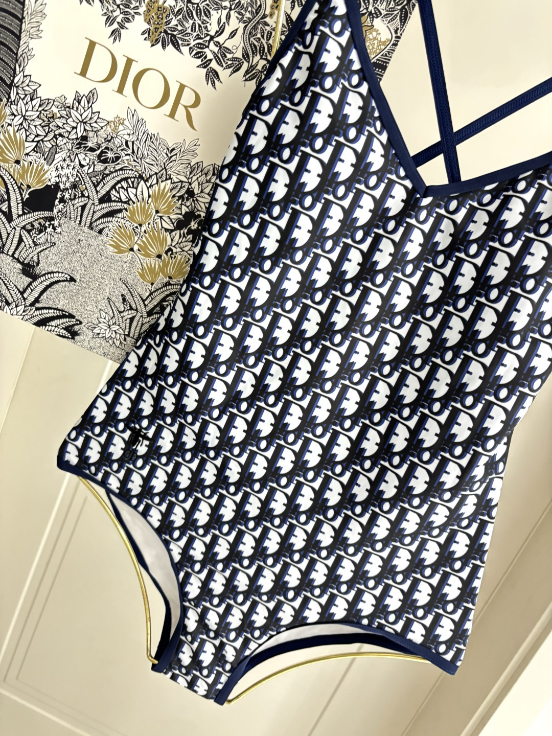 Swimsuit Style Black Swimsuit Other Swimsuit detail image 7 from source 777526