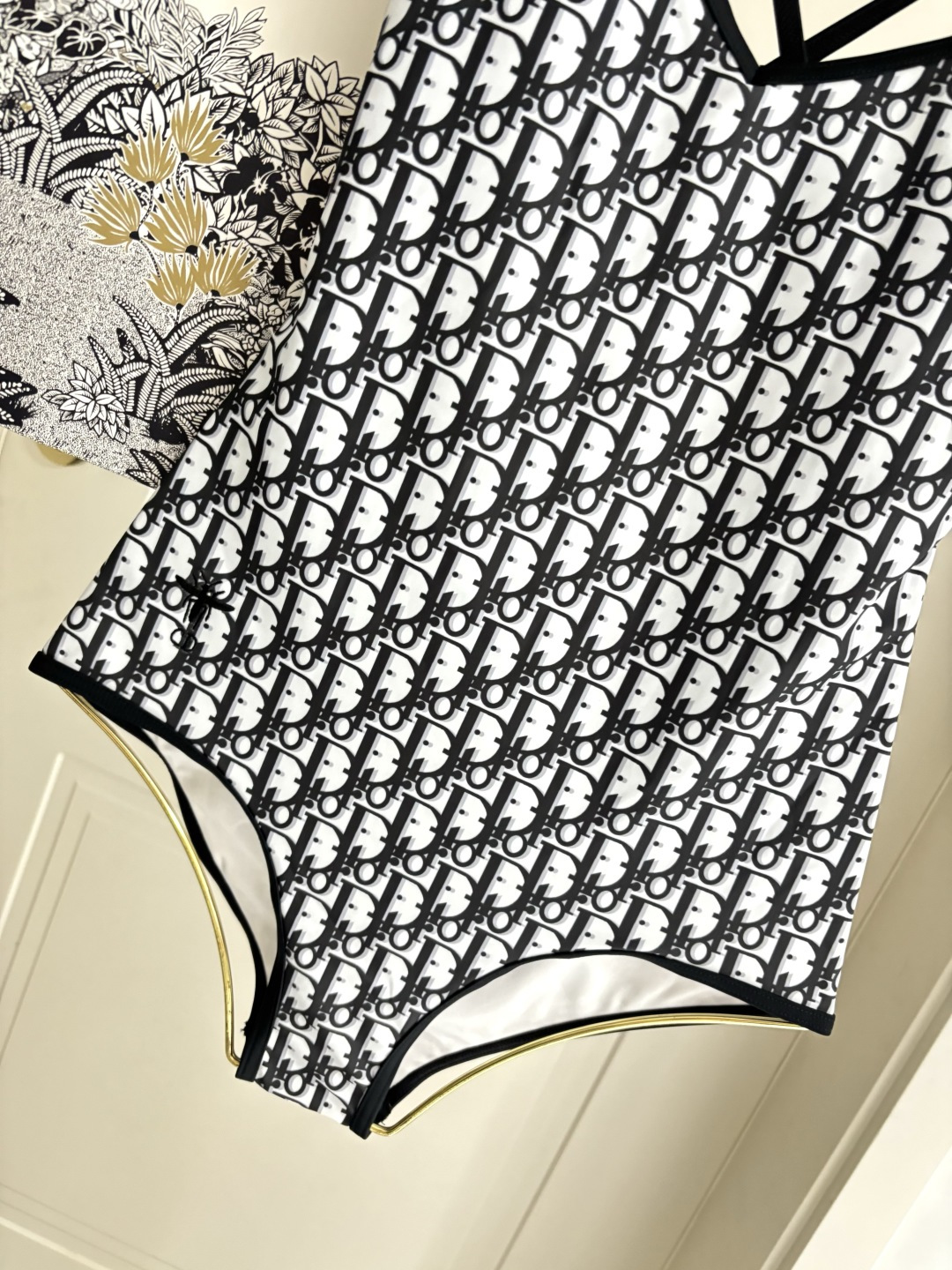 Swimsuit Style Black Swimsuit Other Swimsuit detail image 6 from source 777527
