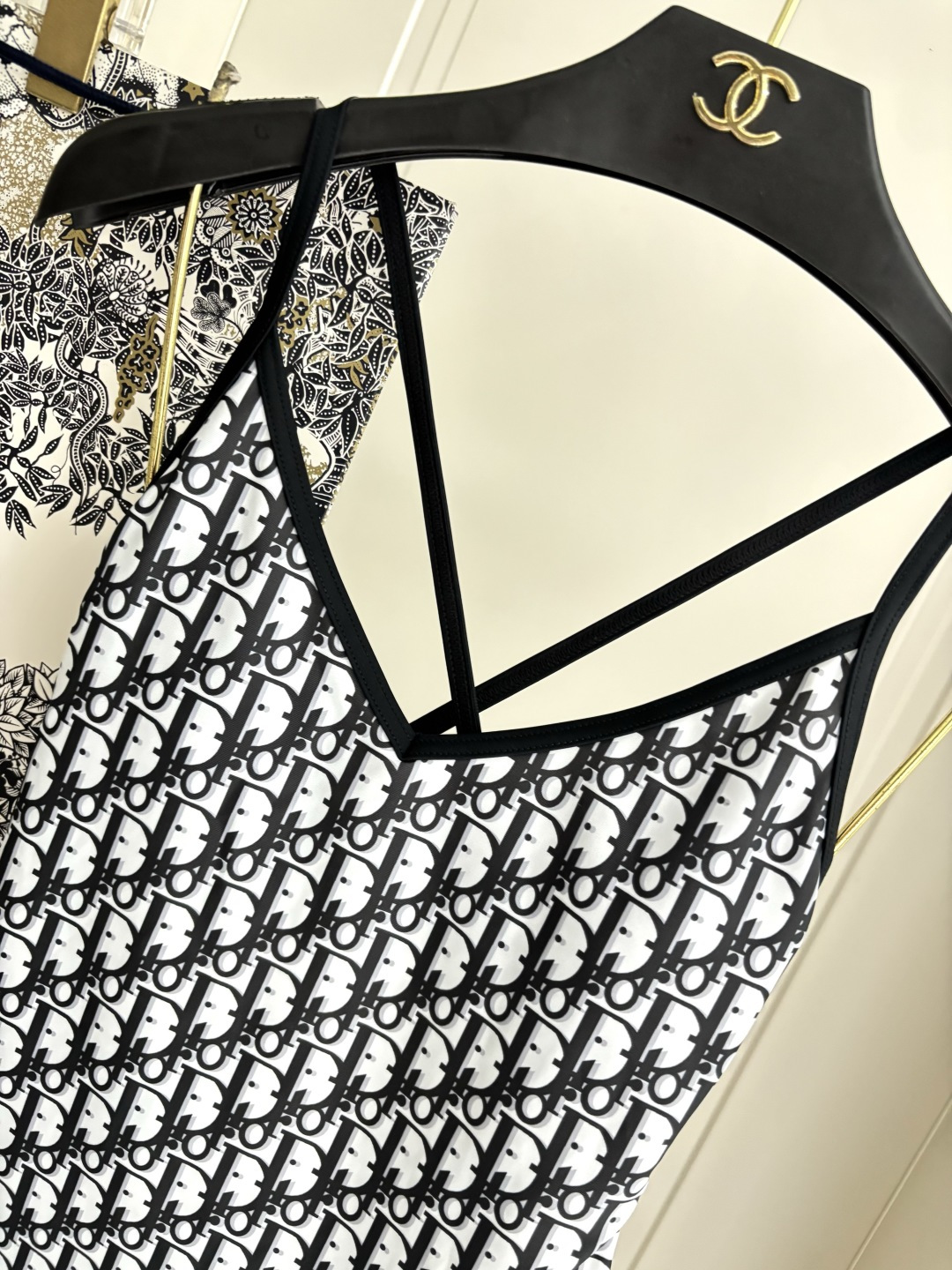 Swimsuit Style Black Swimsuit Other Swimsuit detail image 5 from source 777527