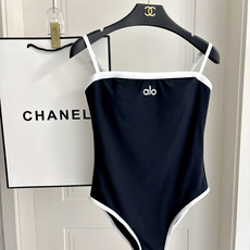 Alo新款连体👙❤️😍🥰适合多种场景的游泳衣🏊♀️海边 游泳池 温泉 水上乐园 漂流都可以😌内搭外穿也 Alo新款连体👙❤️😍🥰适合多种场景的游泳衣🏊♀️海边 游泳池 温泉 水上乐园 漂流都可以😌内搭外穿也