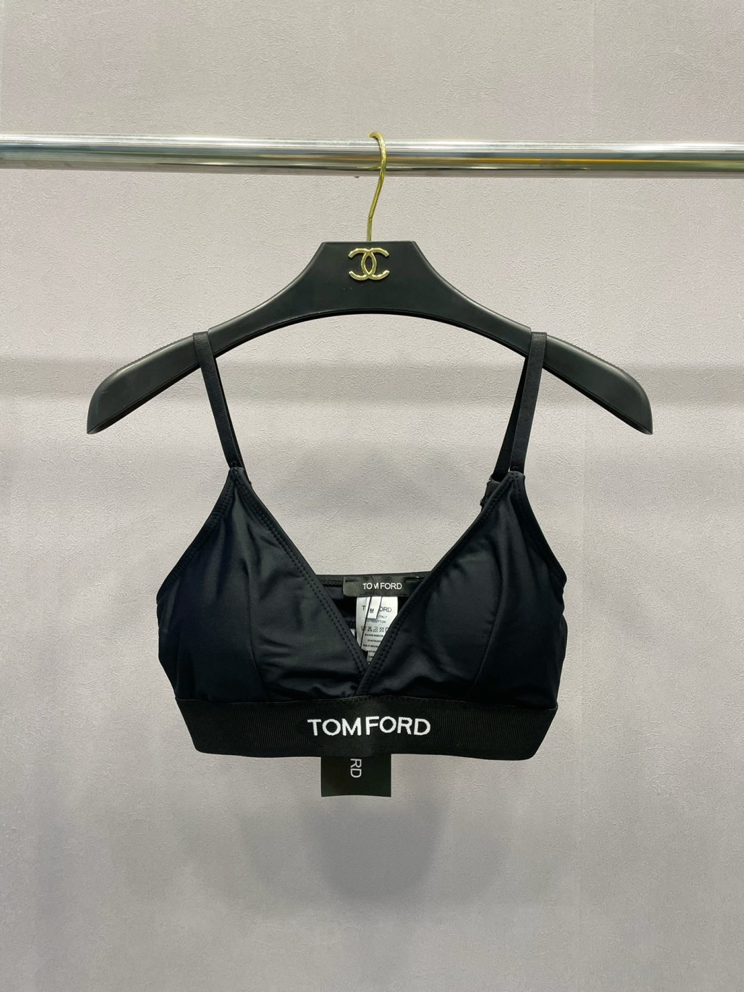 Tom Ford新款渐变高弹力健身瑜伽服运动套装~性感小吊带（有胸垫）+修身提臀显瘦打底裤脚      