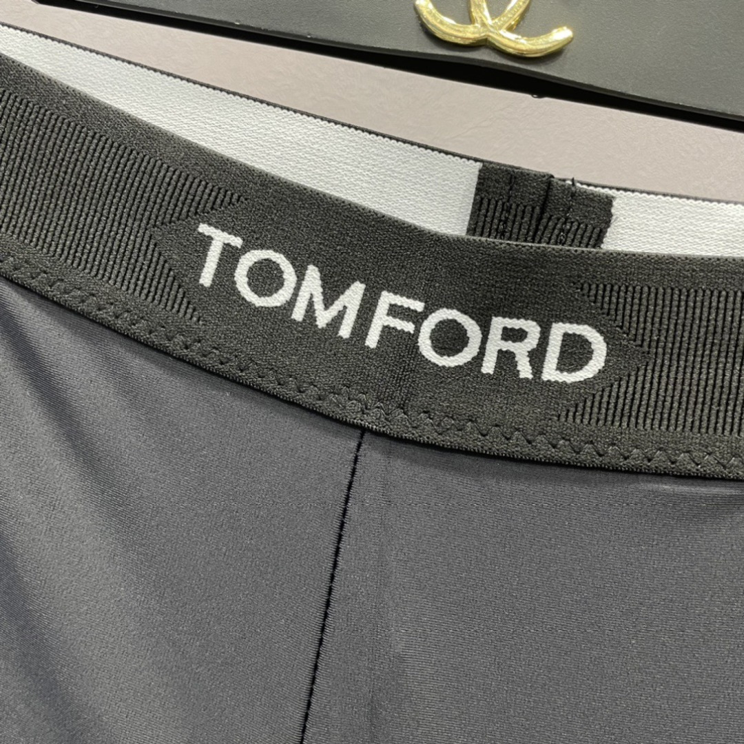 Tom Ford新款渐变高弹力健身瑜伽服运动套装~性感小吊带（有胸垫）+修身提臀显瘦打底裤脚      