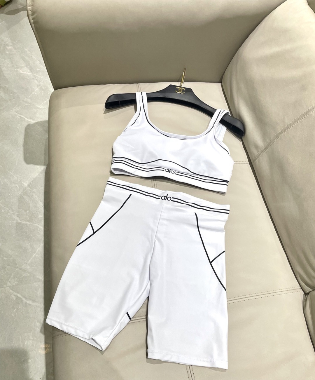 ALO新款高弹力健身短款瑜伽服运动套装~小背心➕修身提臀显瘦打底裤S M L Xl