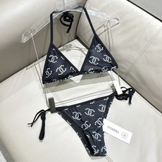 Chanel 新款比基尼泳衣 实物真的超级美😍😍适合多种场景的游泳衣🏊♀️海边 游泳池 温泉 水上乐园 Chanel 新款比基尼泳衣 实物真的超级美😍😍适合多种场景的游泳衣🏊♀️海边 游泳池 温泉 水上乐园