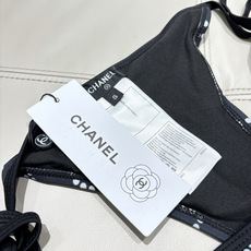Chanel 新款比基尼泳衣 实物真的超级美😍😍适合多种场景的游泳衣🏊♀️海边 游泳池 温泉 水上乐园 Chanel 新款比基尼泳衣 实物真的超级美😍😍适合多种场景的游泳衣🏊♀️海边 游泳池 温泉 水上乐园
