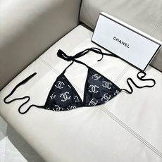 Chanel 新款比基尼泳衣 实物真的超级美😍😍适合多种场景的游泳衣🏊♀️海边 游泳池 温泉 水上乐园 Chanel 新款比基尼泳衣 实物真的超级美😍😍适合多种场景的游泳衣🏊♀️海边 游泳池 温泉 水上乐园