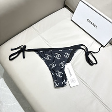 Chanel 新款比基尼泳衣 实物真的超级美😍😍适合多种场景的游泳衣🏊♀️海边 游泳池 温泉 水上乐园 Chanel 新款比基尼泳衣 实物真的超级美😍😍适合多种场景的游泳衣🏊♀️海边 游泳池 温泉 水上乐园