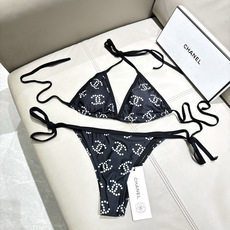 Chanel 新款比基尼泳衣 实物真的超级美😍😍适合多种场景的游泳衣🏊♀️海边 游泳池 温泉 水上乐园 Chanel 新款比基尼泳衣 实物真的超级美😍😍适合多种场景的游泳衣🏊♀️海边 游泳池 温泉 水上乐园