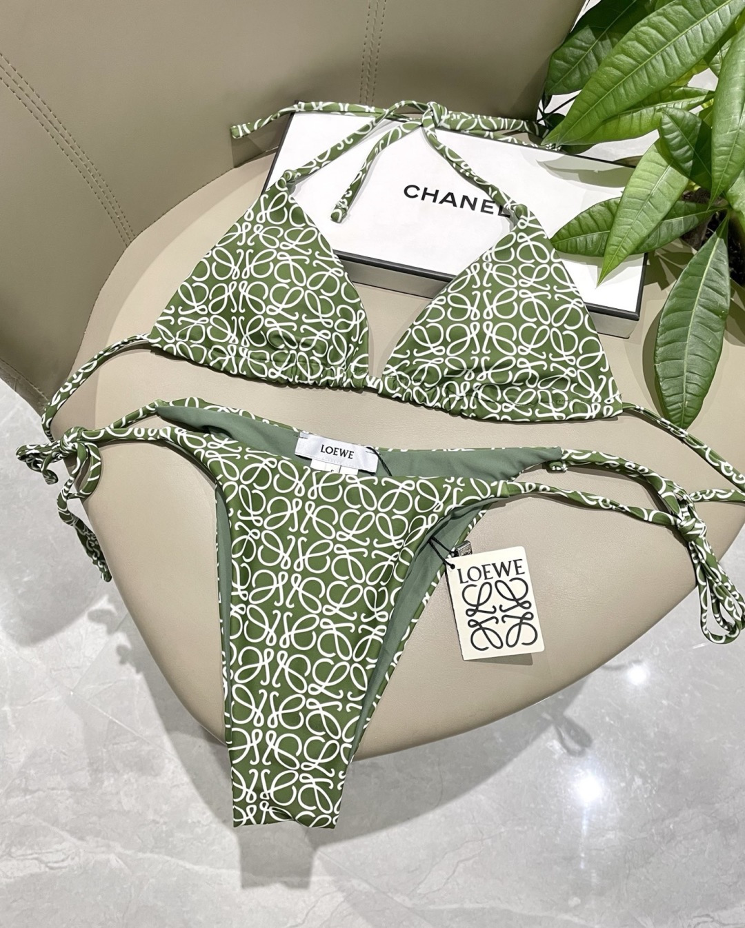 Loewe新款分体😍🥰适合多种场景的游泳衣🏊‍♀️海边 游泳池 温泉 水上乐园 漂流都可以😌内搭也完全可