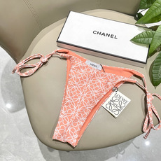 Loewe新款分体😍🥰适合多种场景的游泳衣🏊♀️海边 游泳池 温泉 水上乐园 漂流都可以😌内搭也完全可 Loewe新款分体😍🥰适合多种场景的游泳衣🏊♀️海边 游泳池 温泉 水上乐园 漂流都可以😌内搭也完全可