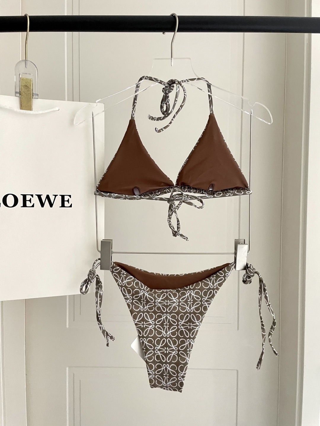 Loewe新款分体😍🥰适合多种场景的游泳衣🏊‍♀️海边 游泳池 温泉 水上乐园 漂流都可以😌内搭也完全可