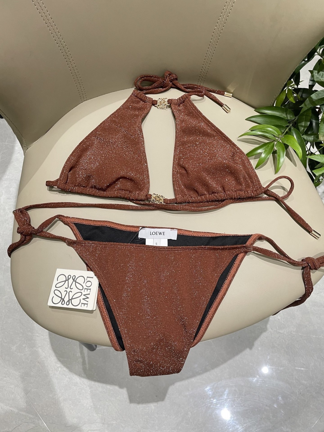 罗意威新款比基尼泳衣  定制对吧版五金 😍🥰适合多种场景的游泳衣🏊‍♀️海边 游泳池 温泉 水上乐园 漂