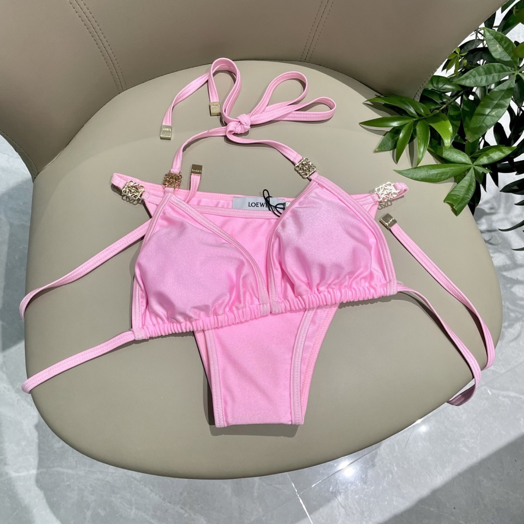 罗意威新款比基尼泳衣  定制对吧版五金 😍🥰适合多种场景的游泳衣🏊‍♀️海边 游泳池 温泉 水上乐园 漂