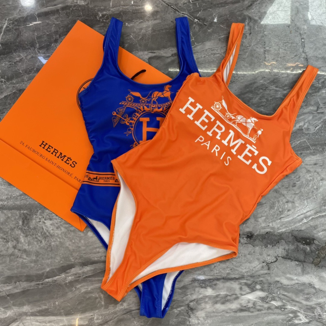 爱马仕新款泳衣😍🥰适合多种场景的游泳衣🏊‍♀️海边 游泳池 温泉 水上乐园 漂流都可以😌内搭也完全可以 