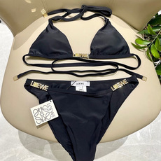 罗意威新款比基尼泳衣 定制对版五金 😍🥰适合多种场景的游泳衣🏊♀️海边 游泳池 温泉 水上乐园 漂流 罗意威新款比基尼泳衣 定制对版五金 😍🥰适合多种场景的游泳衣🏊♀️海边 游泳池 温泉 水上乐园 漂流