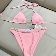 罗意威新款比基尼泳衣 定制对版五金 😍🥰适合多种场景的游泳衣🏊♀️海边 游泳池 温泉 水上乐园 漂流 罗意威新款比基尼泳衣 定制对版五金 😍🥰适合多种场景的游泳衣🏊♀️海边 游泳池 温泉 水上乐园 漂流