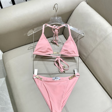 罗意威新款比基尼泳衣 定制对版五金 😍🥰适合多种场景的游泳衣🏊♀️海边 游泳池 温泉 水上乐园 漂流 罗意威新款比基尼泳衣 定制对版五金 😍🥰适合多种场景的游泳衣🏊♀️海边 游泳池 温泉 水上乐园 漂流