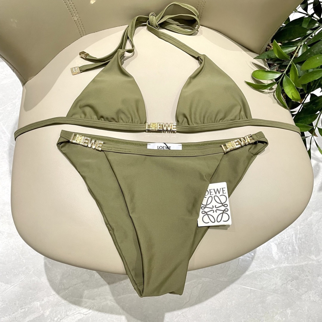 罗意威新款比基尼泳衣  定制对版五金 😍🥰适合多种场景的游泳衣🏊‍♀️海边 游泳池 温泉 水上乐园 漂流