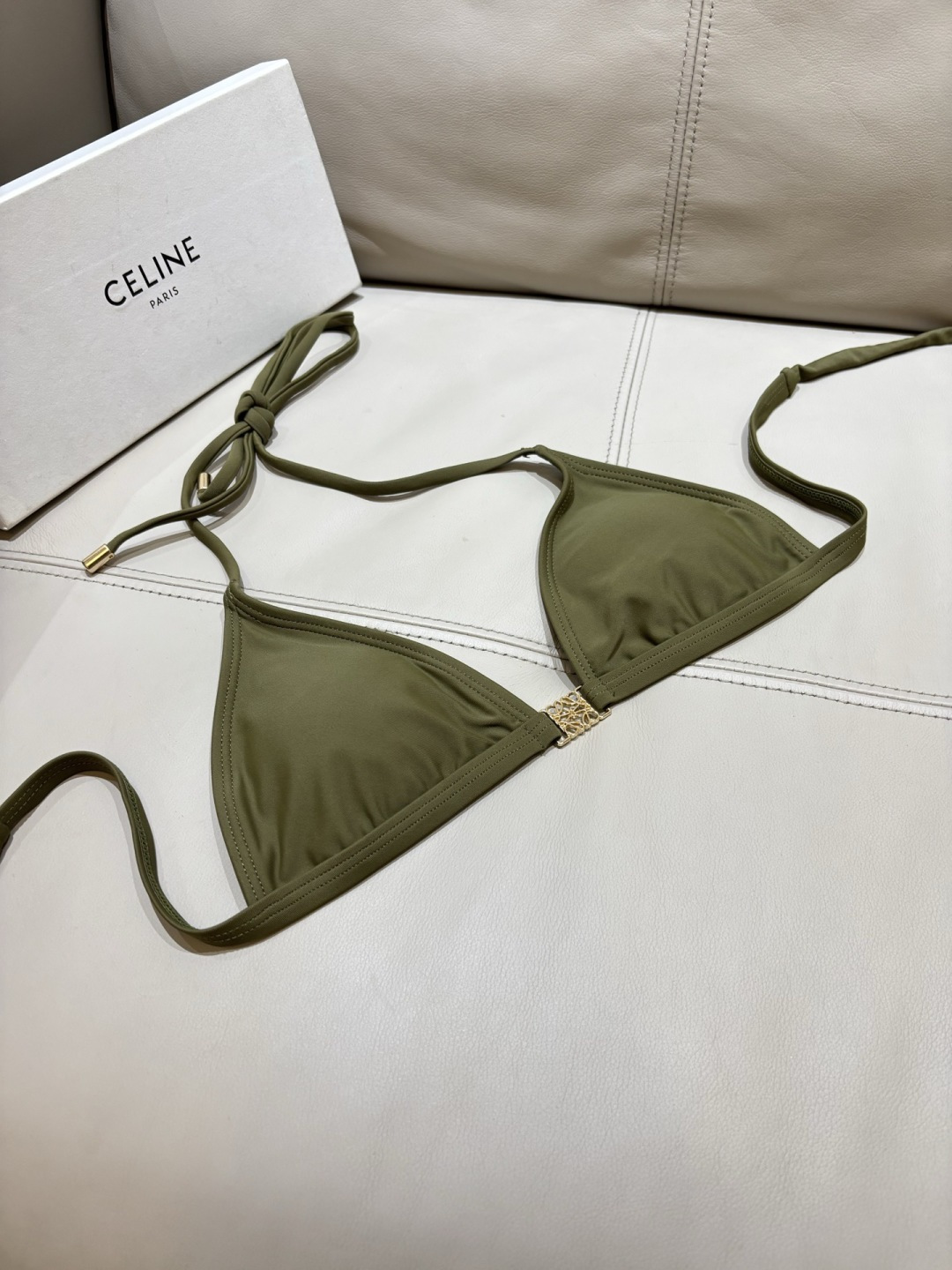 罗意威新款比基尼泳衣  定制对版五金 😍🥰适合多种场景的游泳衣🏊‍♀️海边 游泳池 温泉 水上乐园 漂流
