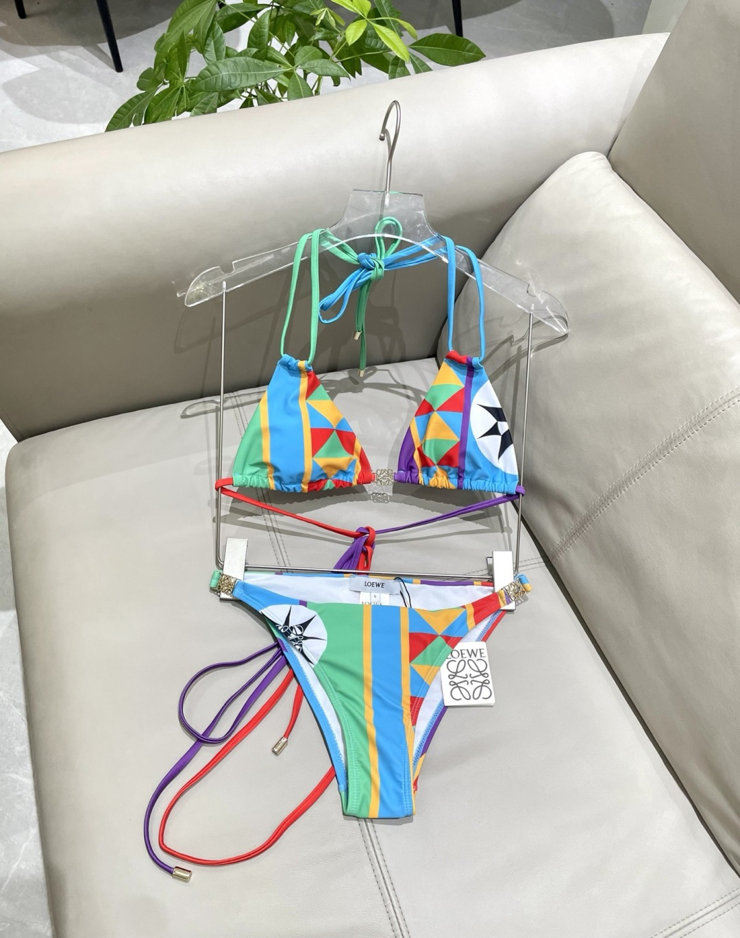 罗意威新款比基尼泳衣  定制对版五金 😍🥰适合多种场景的游泳衣🏊‍♀️海边 游泳池 温泉 水上乐园 漂流