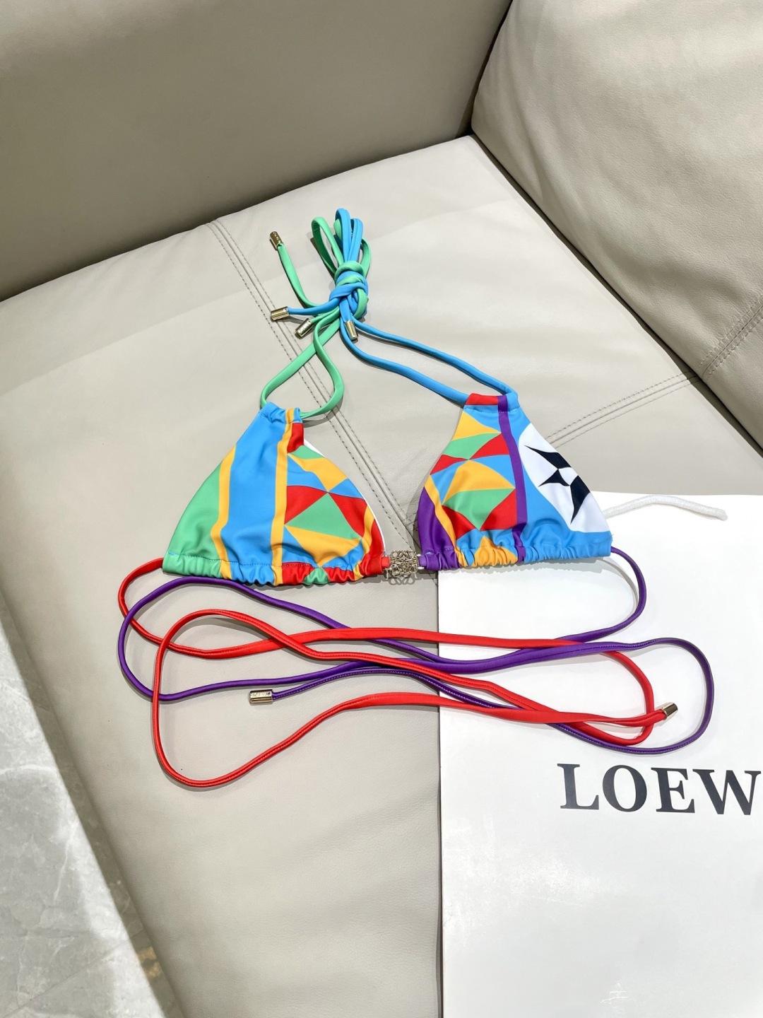 罗意威新款比基尼泳衣  定制对版五金 😍🥰适合多种场景的游泳衣🏊‍♀️海边 游泳池 温泉 水上乐园 漂流