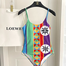 罗意威新款泳衣 定制对版五金 😍🥰适合多种场景的游泳衣🏊♀️海边 游泳池 温泉 水上乐园 漂流都可以 罗意威新款泳衣 定制对版五金 😍🥰适合多种场景的游泳衣🏊♀️海边 游泳池 温泉 水上乐园 漂流都可以