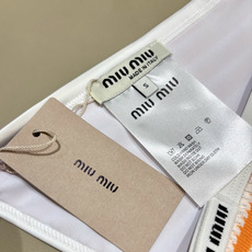 miumiu新款连体泳衣👙❤️😍🥰适合多种场景的游泳衣🏊♀️海边 游泳池 温泉 水上乐园 漂流都可以😌 miumiu新款连体泳衣👙❤️😍🥰适合多种场景的游泳衣🏊♀️海边 游泳池 温泉 水上乐园 漂流都可以😌