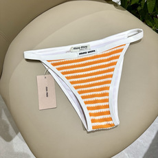 miumiu新款连体泳衣👙❤️😍🥰适合多种场景的游泳衣🏊♀️海边 游泳池 温泉 水上乐园 漂流都可以😌 miumiu新款连体泳衣👙❤️😍🥰适合多种场景的游泳衣🏊♀️海边 游泳池 温泉 水上乐园 漂流都可以😌