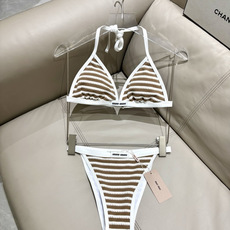 miumiu新款连体泳衣👙❤️😍🥰适合多种场景的游泳衣🏊♀️海边 游泳池 温泉 水上乐园 漂流都可以😌 miumiu新款连体泳衣👙❤️😍🥰适合多种场景的游泳衣🏊♀️海边 游泳池 温泉 水上乐园 漂流都可以😌