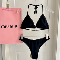 miumiu新款连体泳衣👙❤️😍🥰适合多种场景的游泳衣🏊♀️海边 游泳池 温泉 水上乐园 漂流都可以😌 miumiu新款连体泳衣👙❤️😍🥰适合多种场景的游泳衣🏊♀️海边 游泳池 温泉 水上乐园 漂流都可以😌