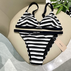 miumiu新款分体泳衣👙❤️😍🥰适合多种场景的游泳衣🏊♀️海边 游泳池 温泉 水上乐园 漂流都可以😌 miumiu新款分体泳衣👙❤️😍🥰适合多种场景的游泳衣🏊♀️海边 游泳池 温泉 水上乐园 漂流都可以😌