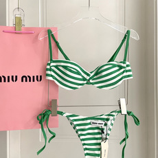 miumiu新款分体泳衣👙❤️😍🥰适合多种场景的游泳衣🏊♀️海边 游泳池 温泉 水上乐园 漂流都可以😌 miumiu新款分体泳衣👙❤️😍🥰适合多种场景的游泳衣🏊♀️海边 游泳池 温泉 水上乐园 漂流都可以😌