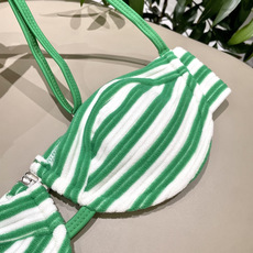 miumiu新款分体泳衣👙❤️😍🥰适合多种场景的游泳衣🏊♀️海边 游泳池 温泉 水上乐园 漂流都可以😌 miumiu新款分体泳衣👙❤️😍🥰适合多种场景的游泳衣🏊♀️海边 游泳池 温泉 水上乐园 漂流都可以😌