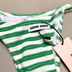 miumiu新款分体泳衣👙❤️😍🥰适合多种场景的游泳衣🏊♀️海边 游泳池 温泉 水上乐园 漂流都可以😌 miumiu新款分体泳衣👙❤️😍🥰适合多种场景的游泳衣🏊♀️海边 游泳池 温泉 水上乐园 漂流都可以😌