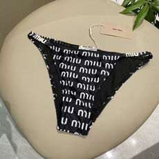 miumiu新款分体泳衣👙❤️😍🥰适合多种场景的游泳衣🏊♀️海边 游泳池 温泉 水上乐园 漂流都可以😌 miumiu新款分体泳衣👙❤️😍🥰适合多种场景的游泳衣🏊♀️海边 游泳池 温泉 水上乐园 漂流都可以😌