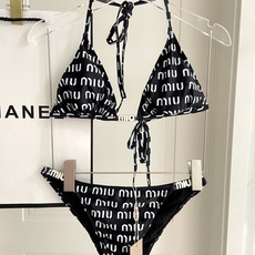 miumiu新款分体泳衣👙❤️😍🥰适合多种场景的游泳衣🏊♀️海边 游泳池 温泉 水上乐园 漂流都可以😌 miumiu新款分体泳衣👙❤️😍🥰适合多种场景的游泳衣🏊♀️海边 游泳池 温泉 水上乐园 漂流都可以😌